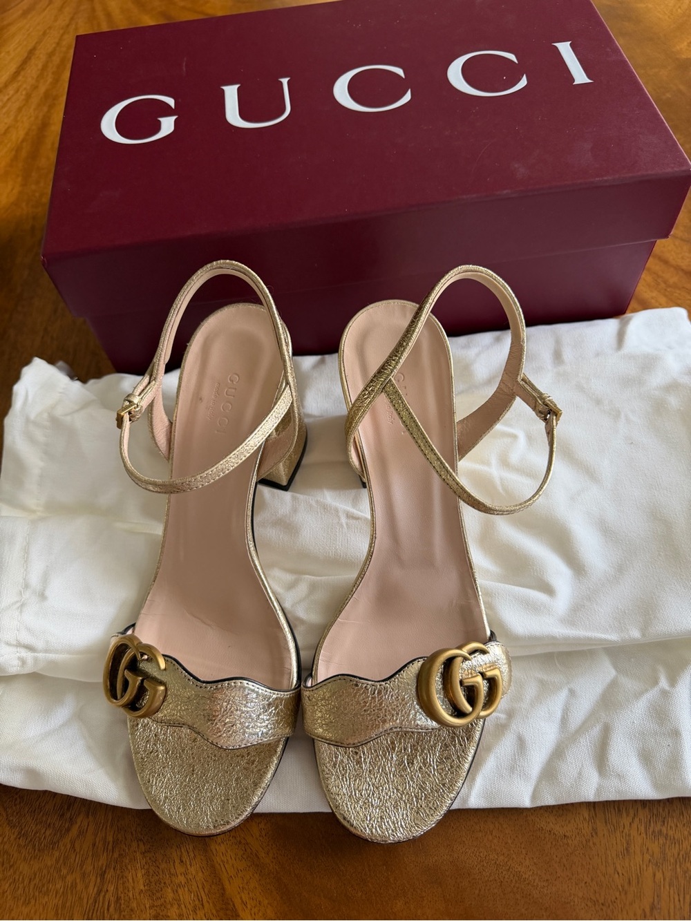 Gucci Gold Metallic Block Heel Sandals with Double G Hardware - Picture 4 of 8